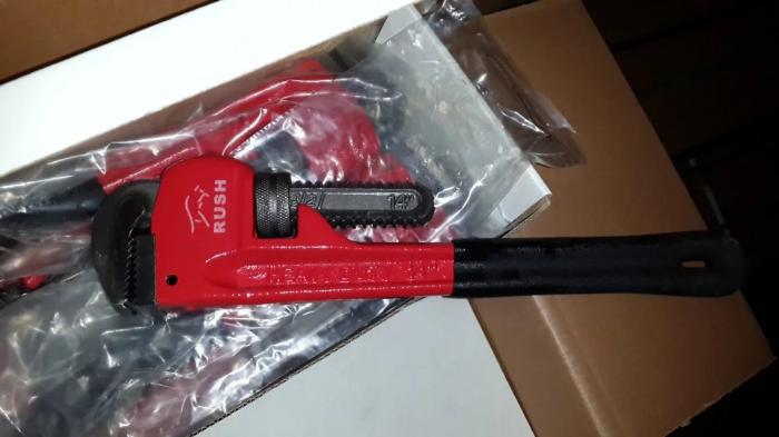 American type heavy duty pipe wrench with pvc dipped handle